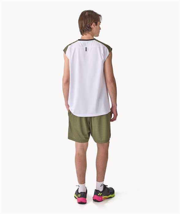 SLEVELESS TOP